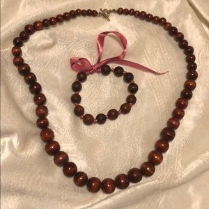 Brown wood necklace and bracelet